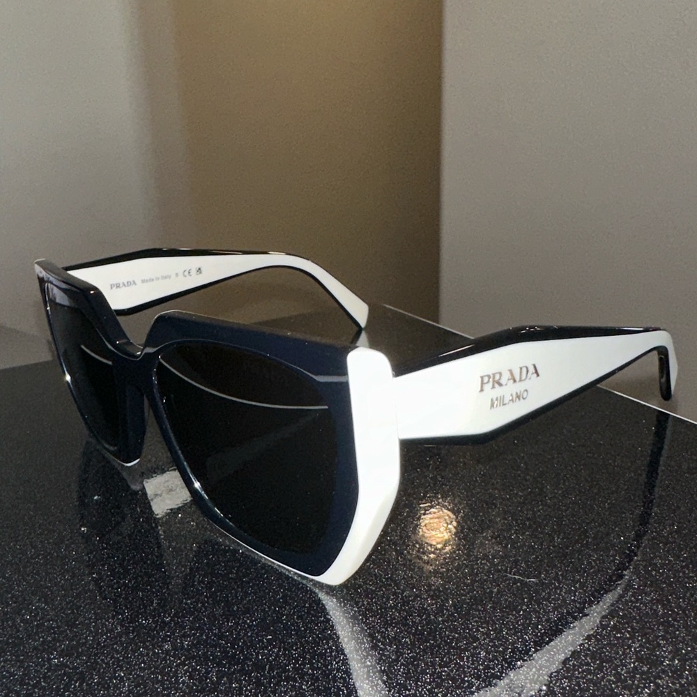 PRADA Sunglasses PR 15WS Black/Talc **Amazing condition, case included